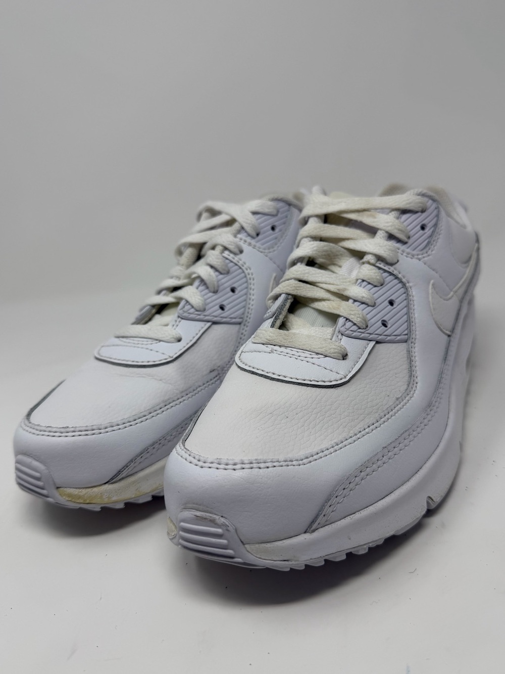 Nike Air Max 90 Kid’sWhite Leather Athletic Sneakers Sz. 7y